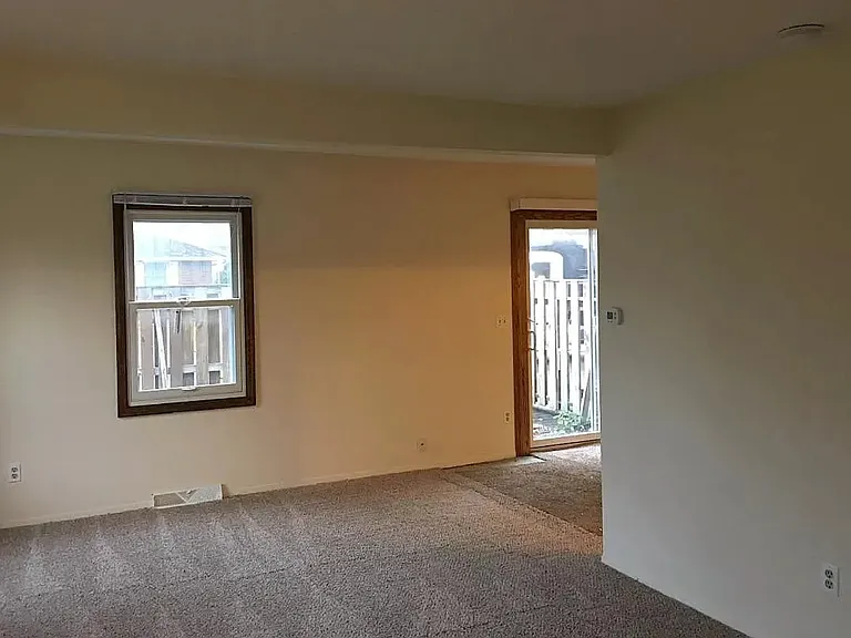 6050 Wentworth Ave — Photo 7