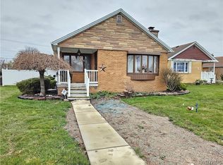 4 Anna Ct, Buffalo, NY 14225