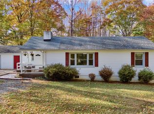 17563 Hewlett Rd, Beaverdam, VA 23015