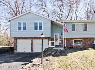 2501 Green Ln, Cary, IL 60013