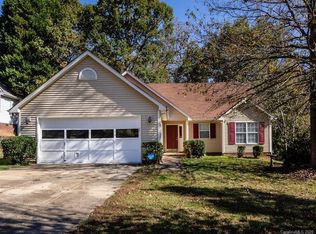 8521 Sienna Dr, Charlotte, NC 28215