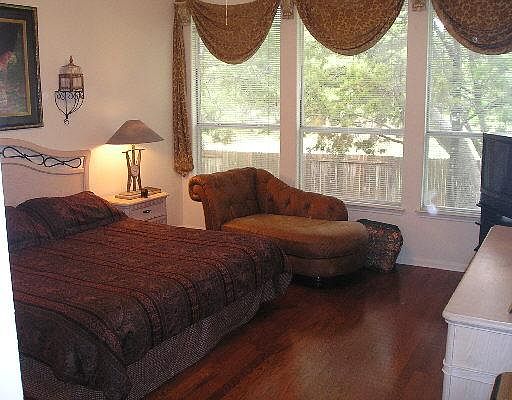 3rd image of 13919 LAUREL BROOK