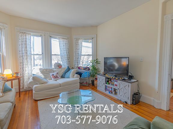 5th image of 102 Cypress St APT 4