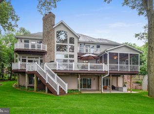 1200 Winsail Ct, Pasadena, MD