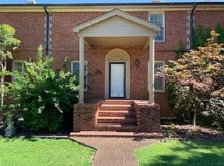 1011 W Monroe St, Grenada, MS 38901