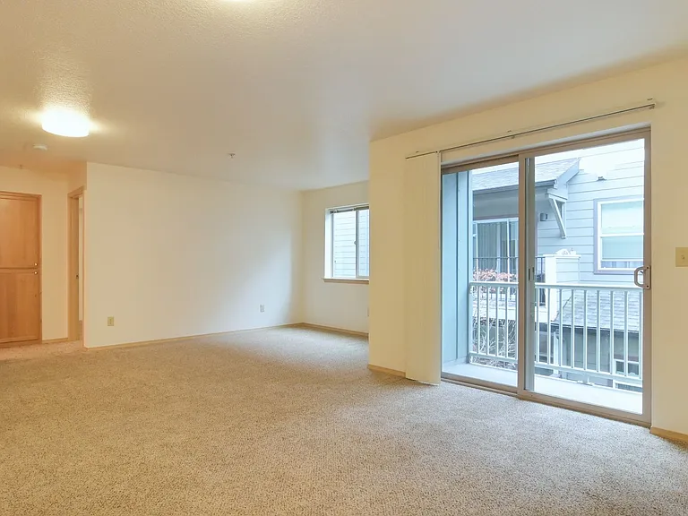 Hays Apartments — Photo 37