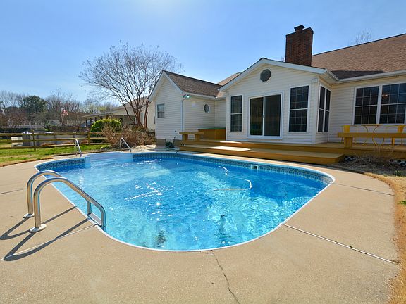 2nd image of 505 Paul Dr