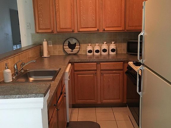 5th image of 1512 Waters Edge Dr #12C