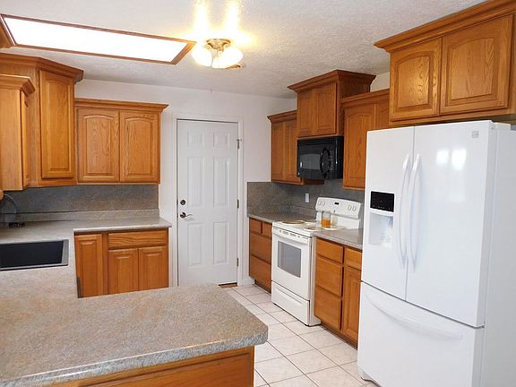4th image of 4203 Windsor Dr