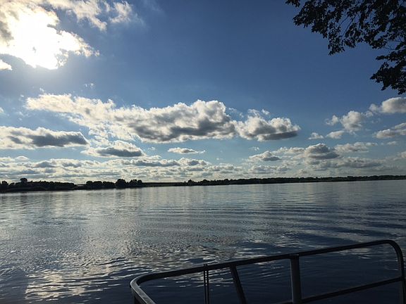 5th image of 329 Lakeshore Dr