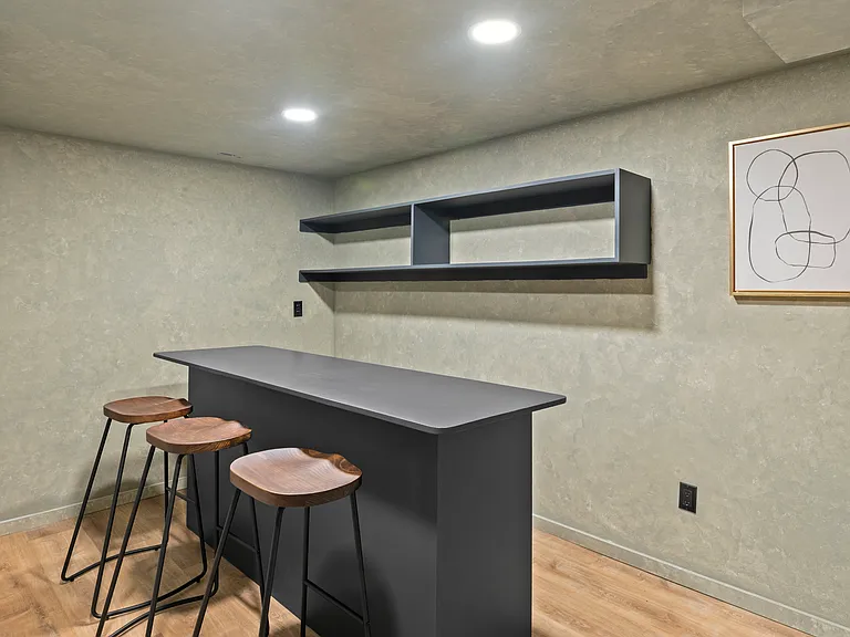 58 Homewood Dr — Photo 33