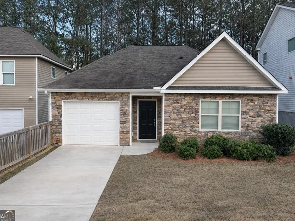 649 Carlton Pointe Dr, Palmetto, GA 30268