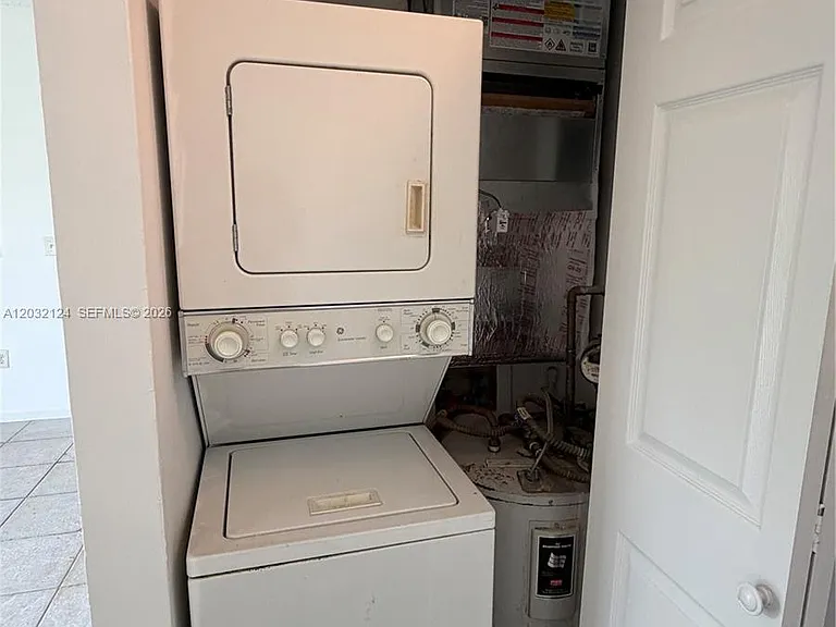 1701 NW 96th Ter #1J — Photo 12