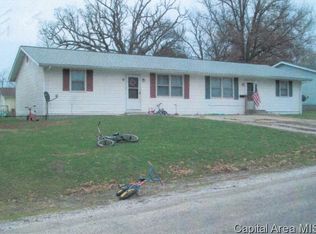 112 N 1st St, Riverton, IL 62561