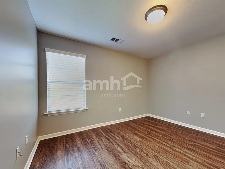2400 Ancient Oak Ln — Photo 12