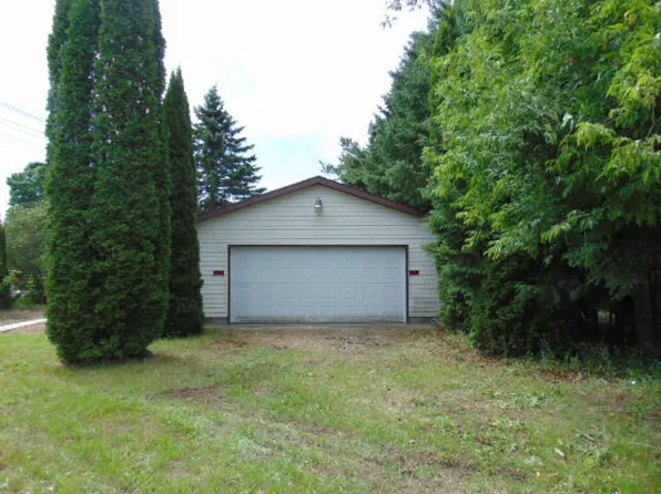 416 E Avenue D, Newberry, MI 49868