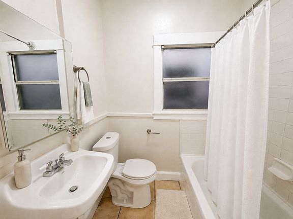 4th image of 2845 San Marino St APT 2