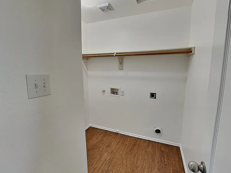 8453 Shallow Creek Dr — Photo 9