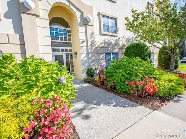 75 Washington Avenue #8-205, Hamden, CT 06518