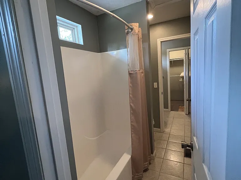 Upstairs Jack-n-Jill Bath