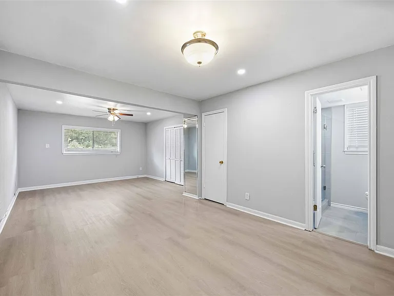 11006 Thackery Ln — Photo 17