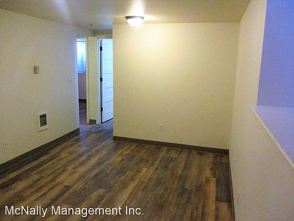 3rd image of 401 N M St APT C
