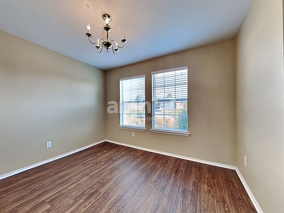 5th image of 1227 Wenatchee Dr