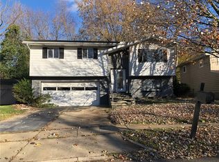 3664 E Dove Dr, Decatur, IL 62526