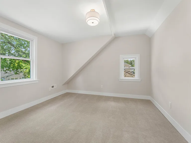 607 W Madison Ave — Photo 22