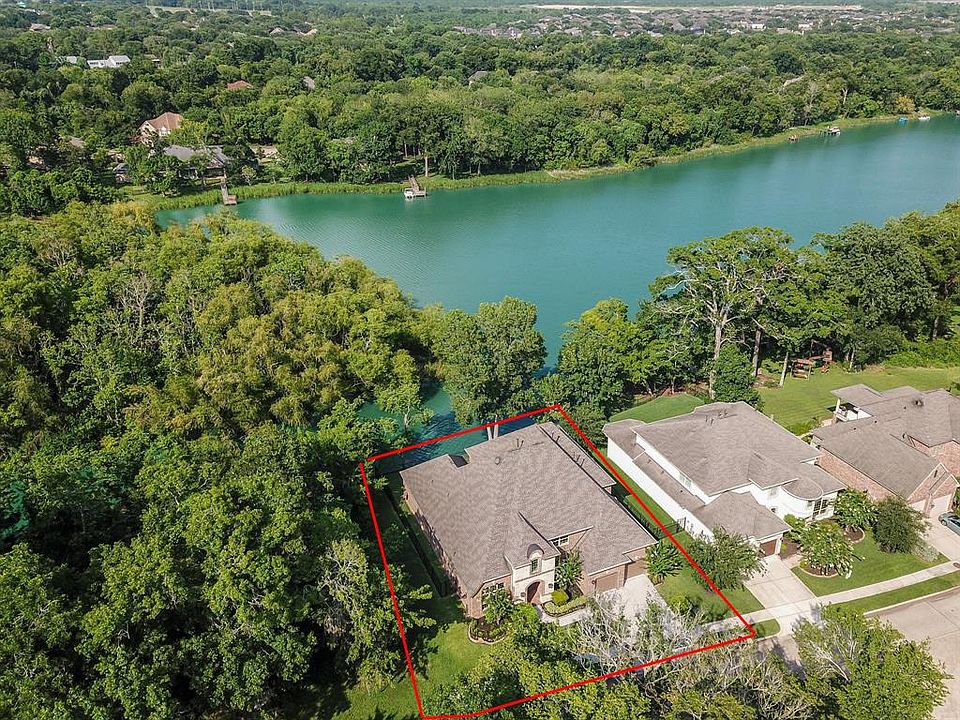 1st image of 135 Flamingo Bay Dr