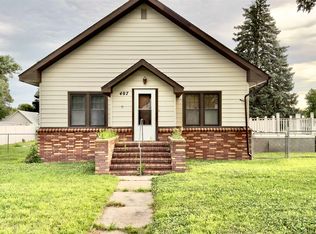 407 Calvert Ave, Elwood, NE 68937