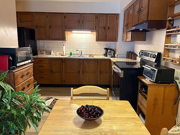 3rd image of 3345 Silverado Dr #2