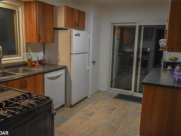 5th image of 103 Garden Dr