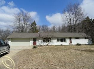 3851 Hummer Lake Rd, Ortonville, MI 48462