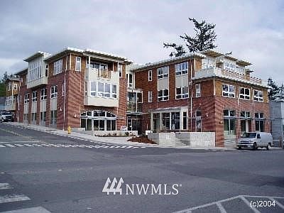 1st image of 400 Winslow E #280