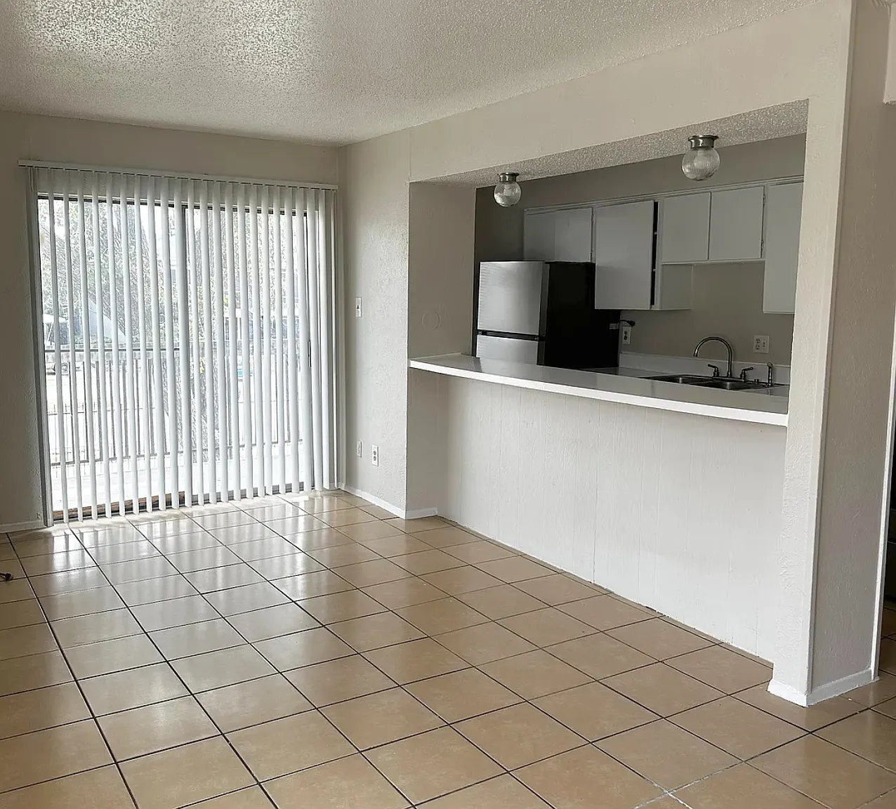 2911 Kendale Drive — Photo 1
