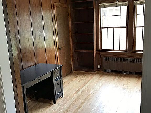 office/extra bedroom