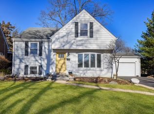541 Park Row, Glen Ellyn, IL 60137