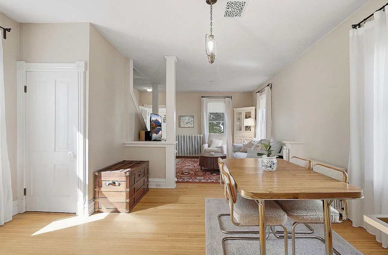 2 bed, 1360 sqft, $2,600 — Photo 3