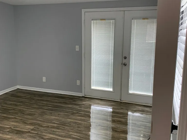 416 W Wenger Rd — Photo 6