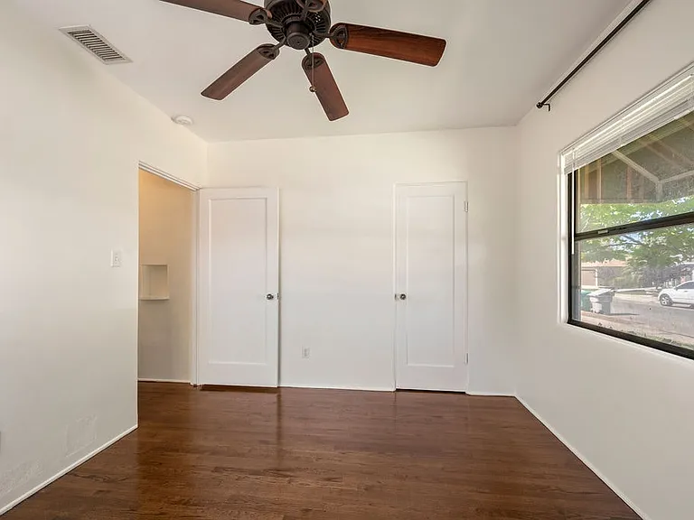 4735 Valencia Dr #FRONT — Photo 15