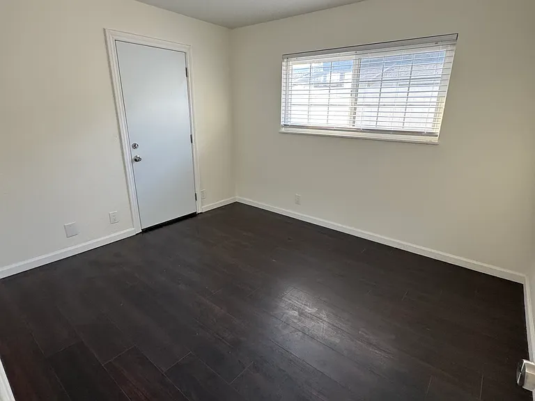 19361 Jerrilyn Ln — Photo 9