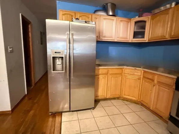 1101 Greene Avenue image 7 of 9