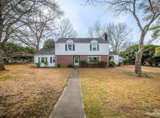 205 11th Ave NW, Hickory, NC 28601