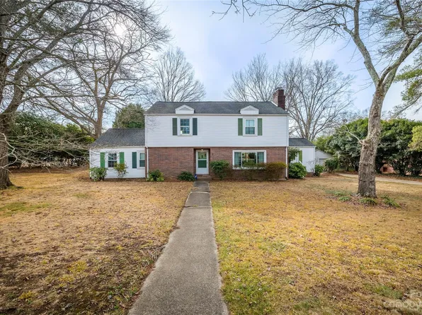 205 11th Ave NW, Hickory, NC 28601