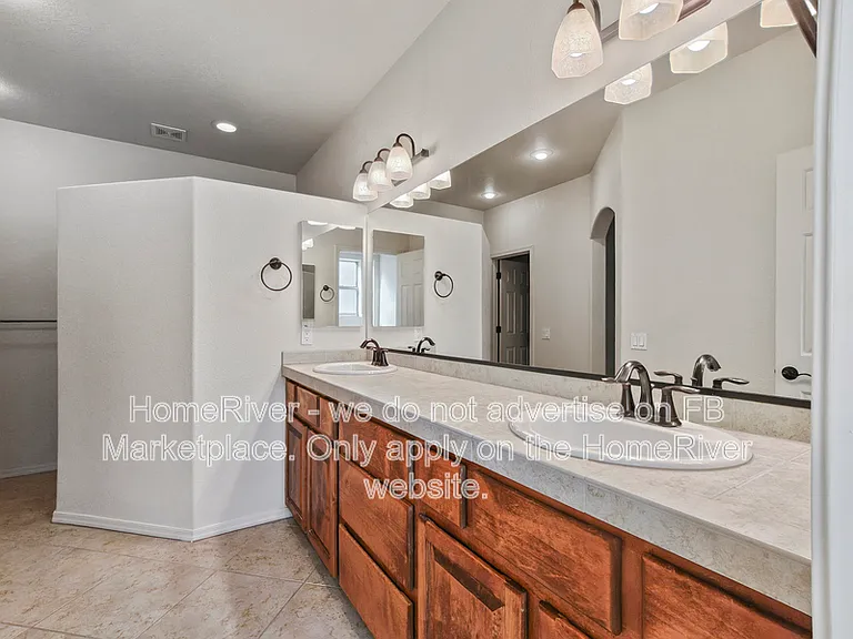 4042 Columbia Dr — Photo 5