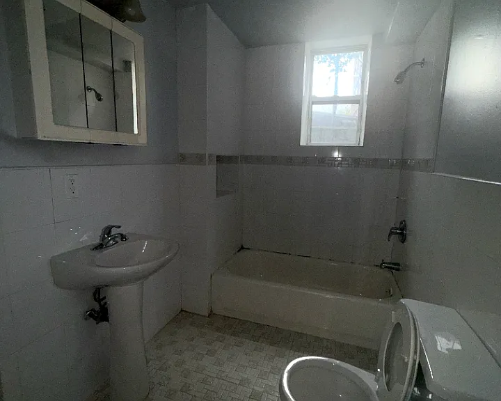 85 S Fulton St #2L — Photo 4