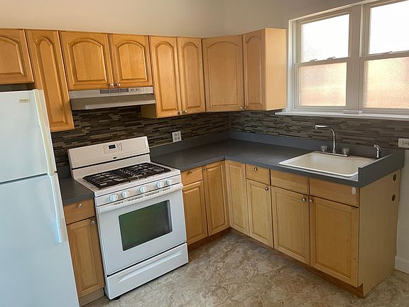4th image of 815 Mace Ave APT 2R
