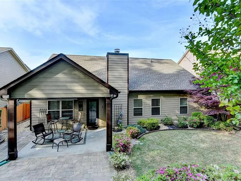 2130 Line Dr — Photo 32