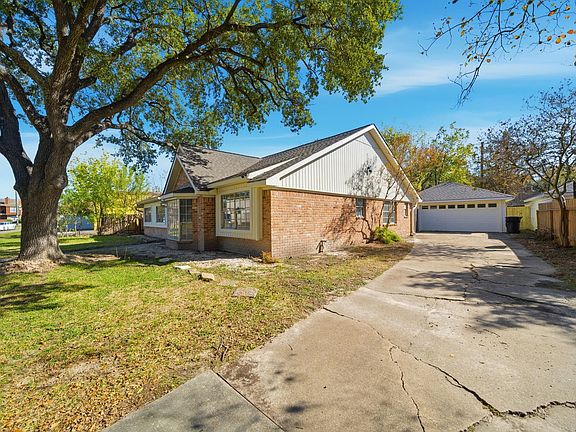 3rd image of 7230 Bayou Forest Dr